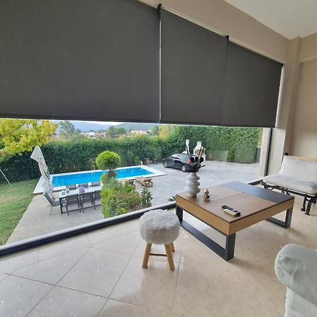 Villa Constangie Marathón Exteriör bild